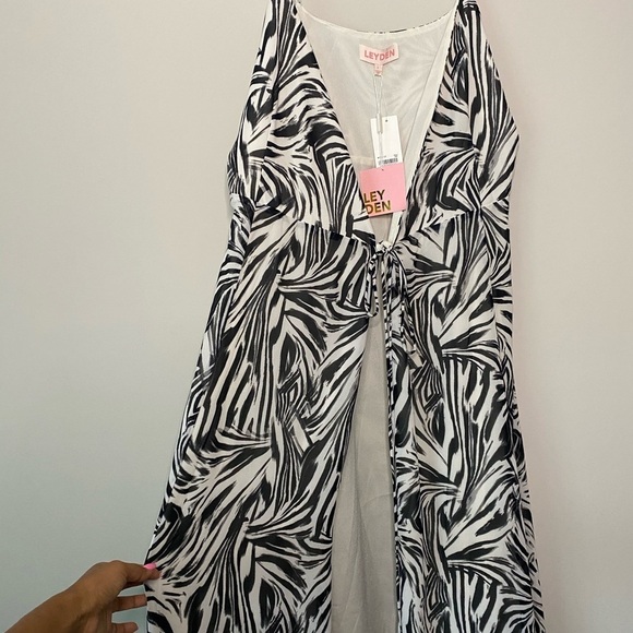 Leyden NWT Zebra Cover Up Dress Size L - Picture 5 of 7